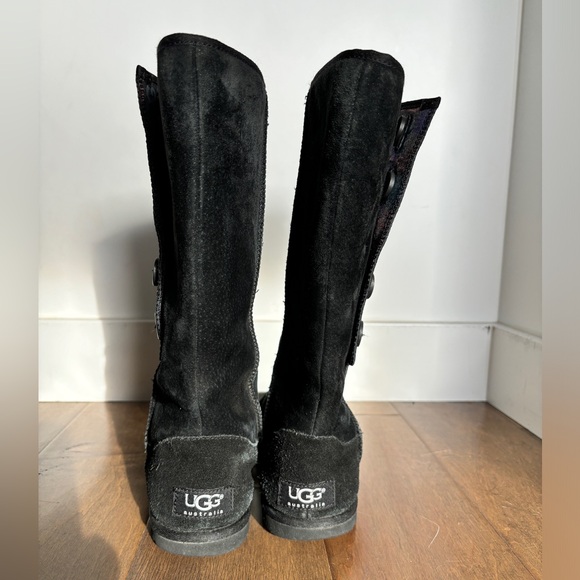 UGG Boots - Picture 3 of 12
